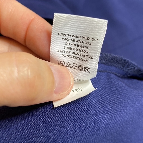 Figs Flores Scrub Top Navy Blue Peplum Fit Side Pockets TW2012 Size Small - Picture 5 of 6